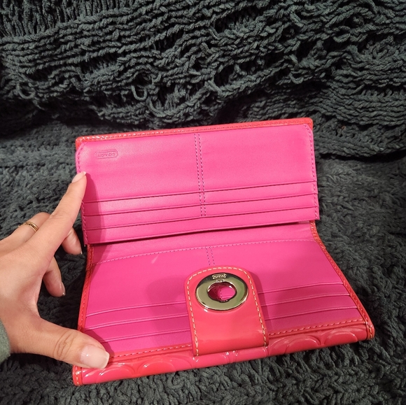 Coach Signature Embossed Patent Leather Turnlock Wallet - Picture 8 of 13